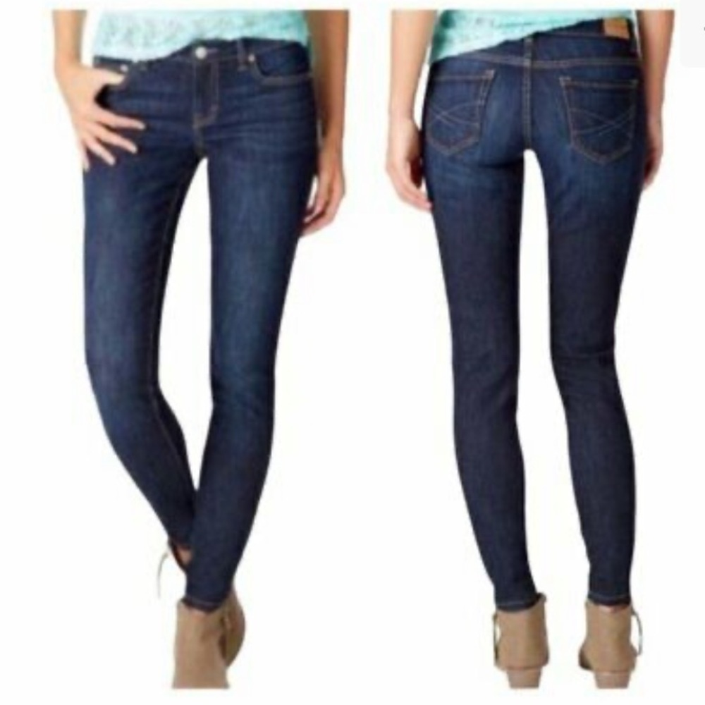 Aeropostale Bayla Skinny Jeans Size 1/2 Short